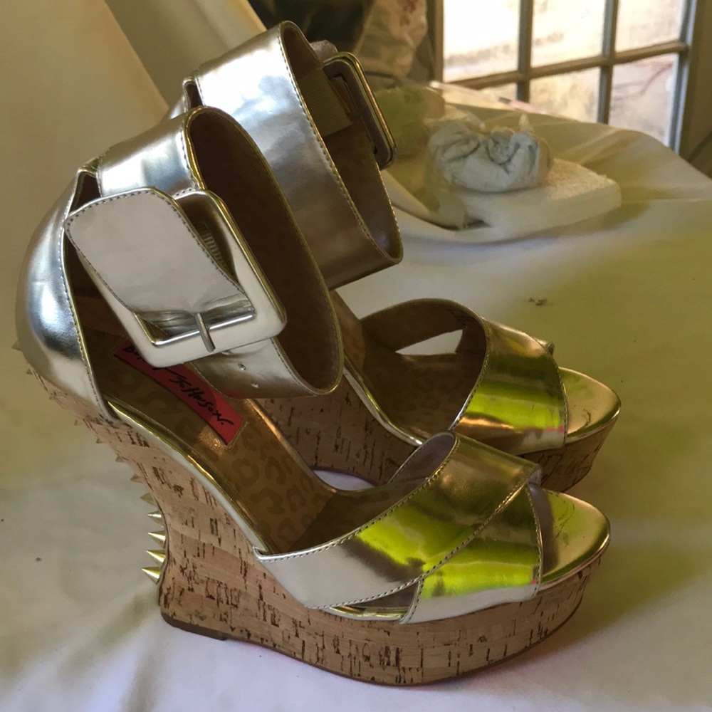 Betsy Johnson wedges 7 - Picture 2 of 8